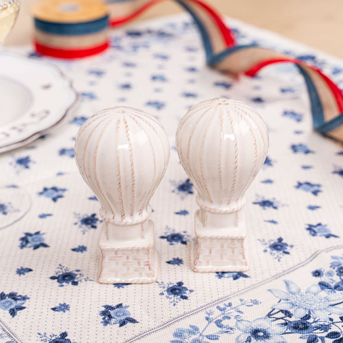 L'Amour Toujours Hot Air Balloon Salt and Pepper Set/2 - Image 6